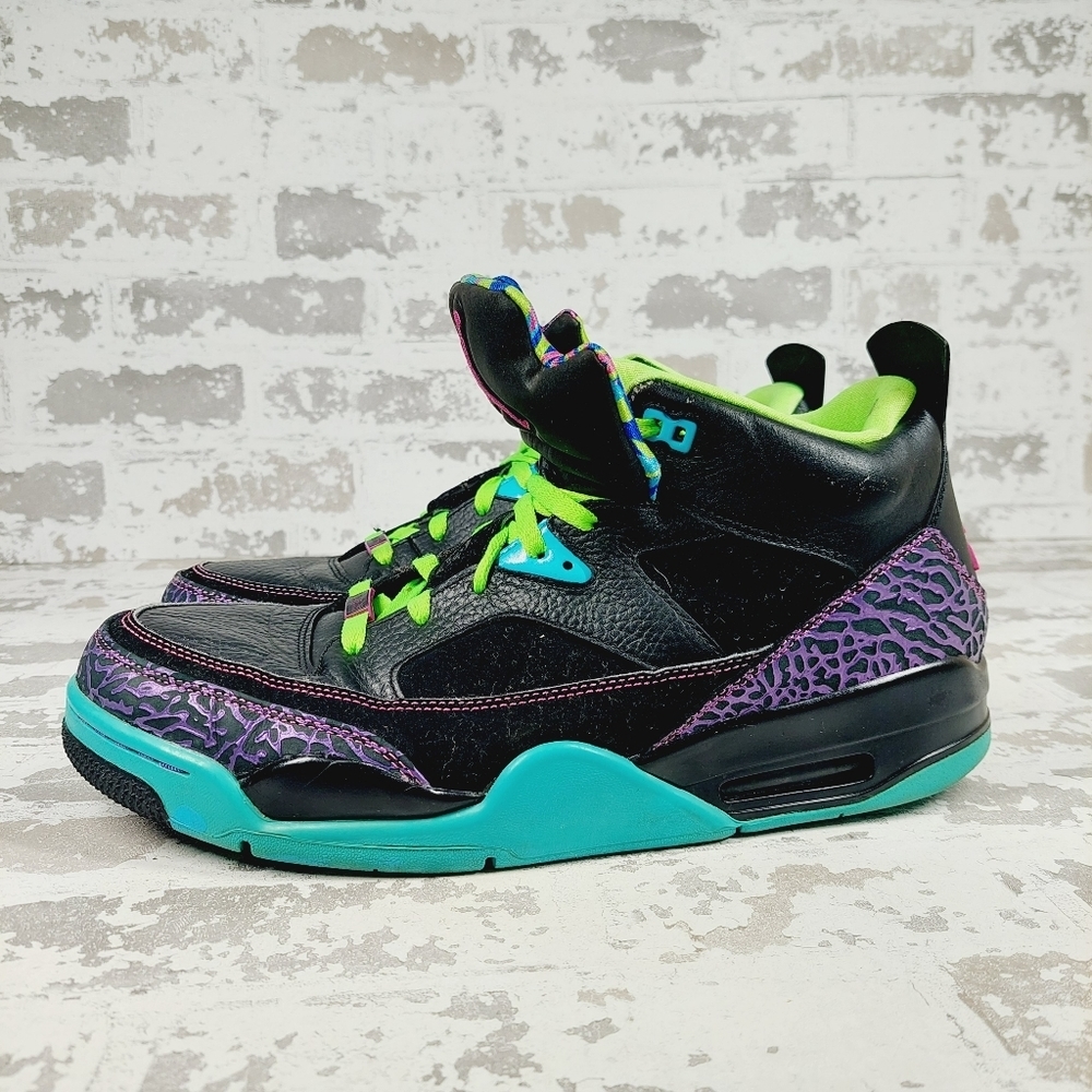 Stylish Black and Purple Men's Sneakers